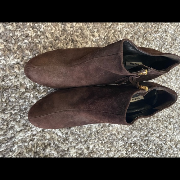New miu miu suede ankle boots in chocolate brown size 39.5 made in Italy - Picture 6 of 13